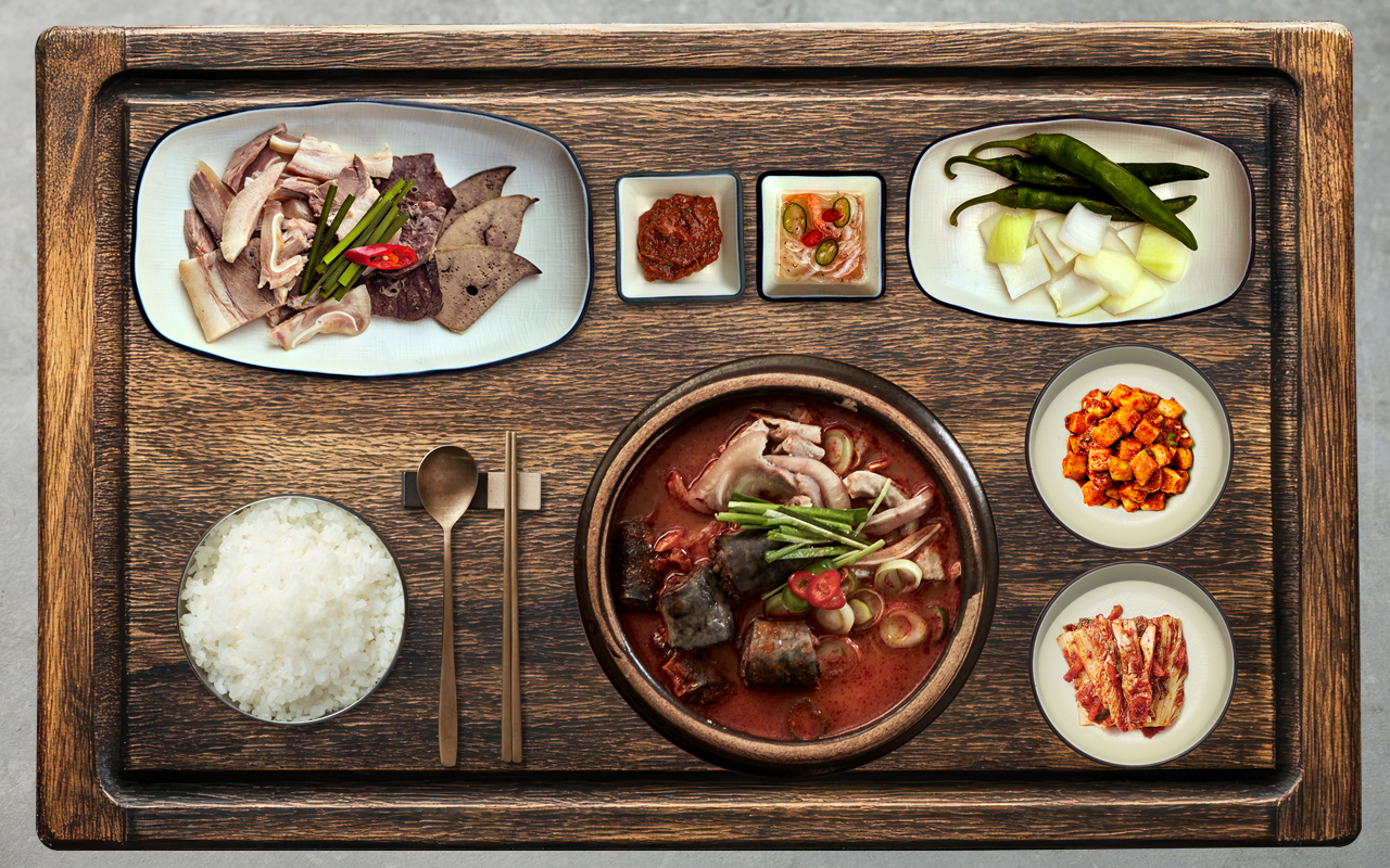 얼큰순대국 수육 정식